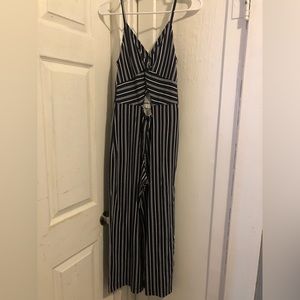 Hollister jumpsuit pantset , Wide leg , Spaghetti top , Hole cutout , Flattering